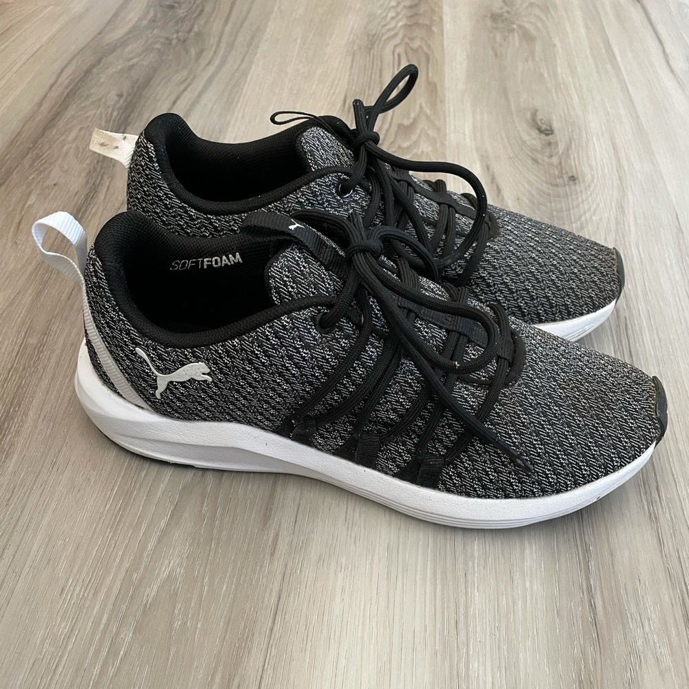 Puma soft foam optimal comfort sneakers size 6